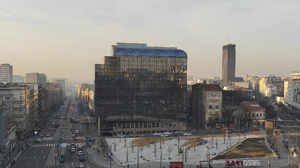 Vozač automobila pištoljem pretio motociklisti: Posvađali se oko smera kretanja 1