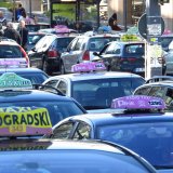 Start 45, sat čekanja 210 dinara: Koliko je koštao taksi u Beogradu pre 20 godina? 5