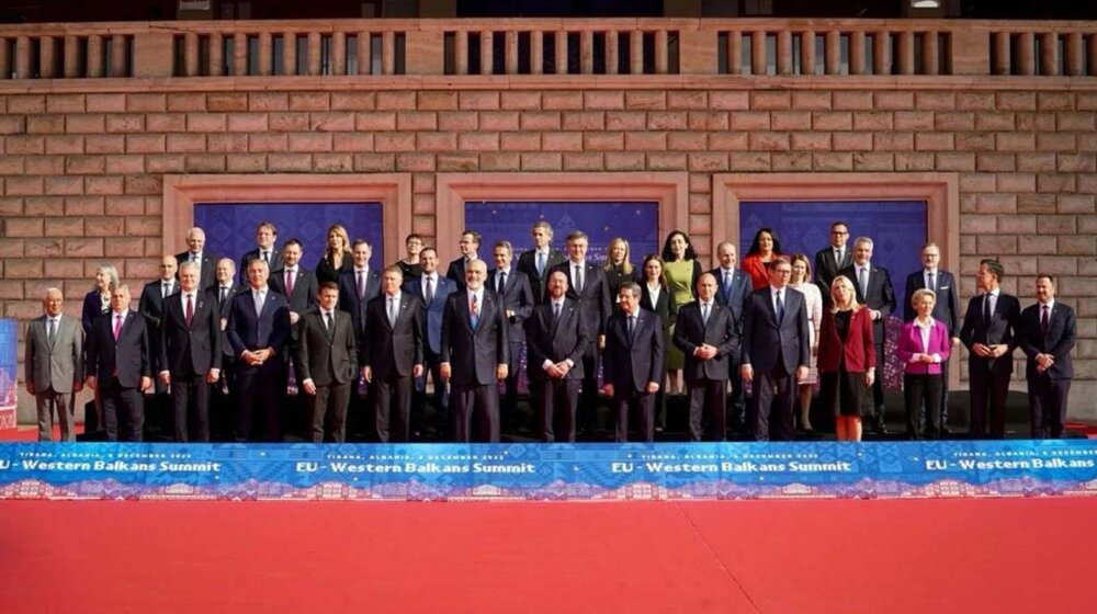 Analitičar EUObservera : Vreme da EU promeni pristup Srbiji i Kosovu 1