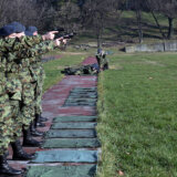 Da li je država pričom o prijemu 5.000 specijalaca odustala od vraćanja obaveznog vojnog roka? 3