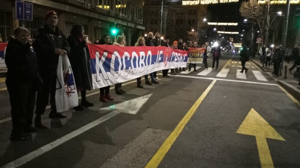 Srbi sa KiM na skupu ispred Predsedništva poručili Vučiću: Ako umremo sada, tvoj nas je kuršum ubio 1