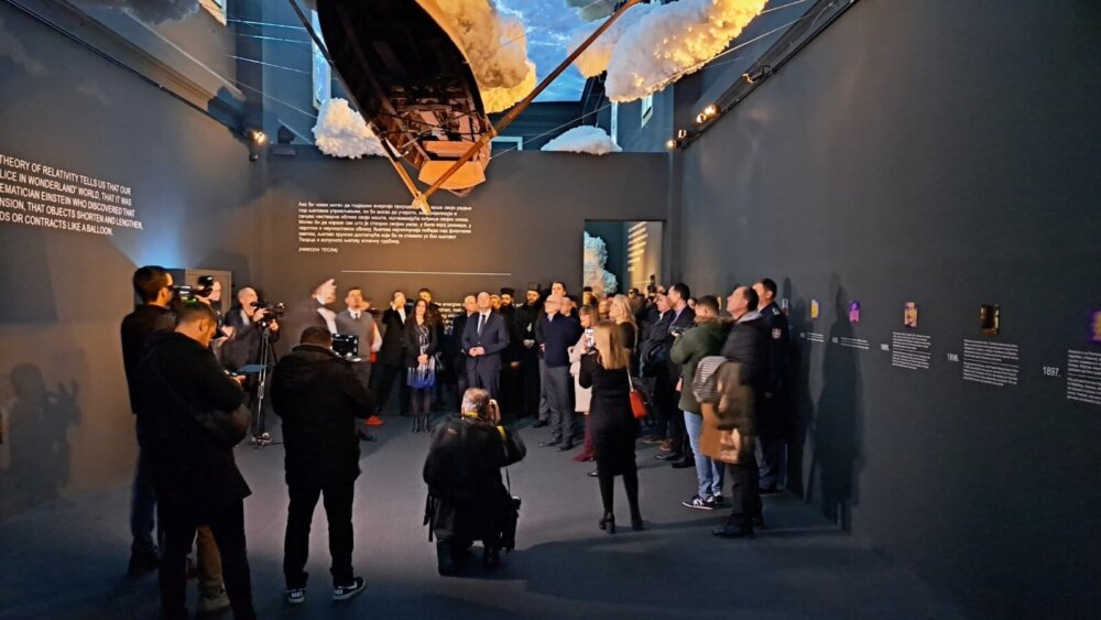 Putovanje kroz blistavi um poznate naučnice: Izložba "Mileva: Mi smo stena" u Muzeju grada Novog Sada 3