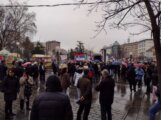 "Hermetički ćemo da zatvorimo Kosovo ako pokušaju da pomere barikade": Poručeno sa skupa podrške Srbima na Kosovu u Kragujevcu 12