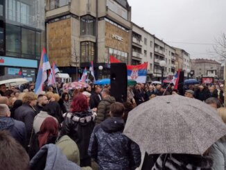 "Hermetički ćemo da zatvorimo Kosovo ako pokušaju da pomere barikade": Poručeno sa skupa podrške Srbima na Kosovu u Kragujevcu 10