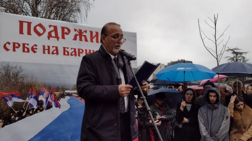 "Hermetički ćemo da zatvorimo Kosovo ako pokušaju da pomere barikade": Poručeno sa skupa podrške Srbima na Kosovu u Kragujevcu 8
