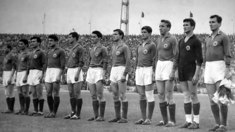 Trnovit fudbalski put: Lopta je bila od osam šivenih komada kože, punjena perjem i kožom 1