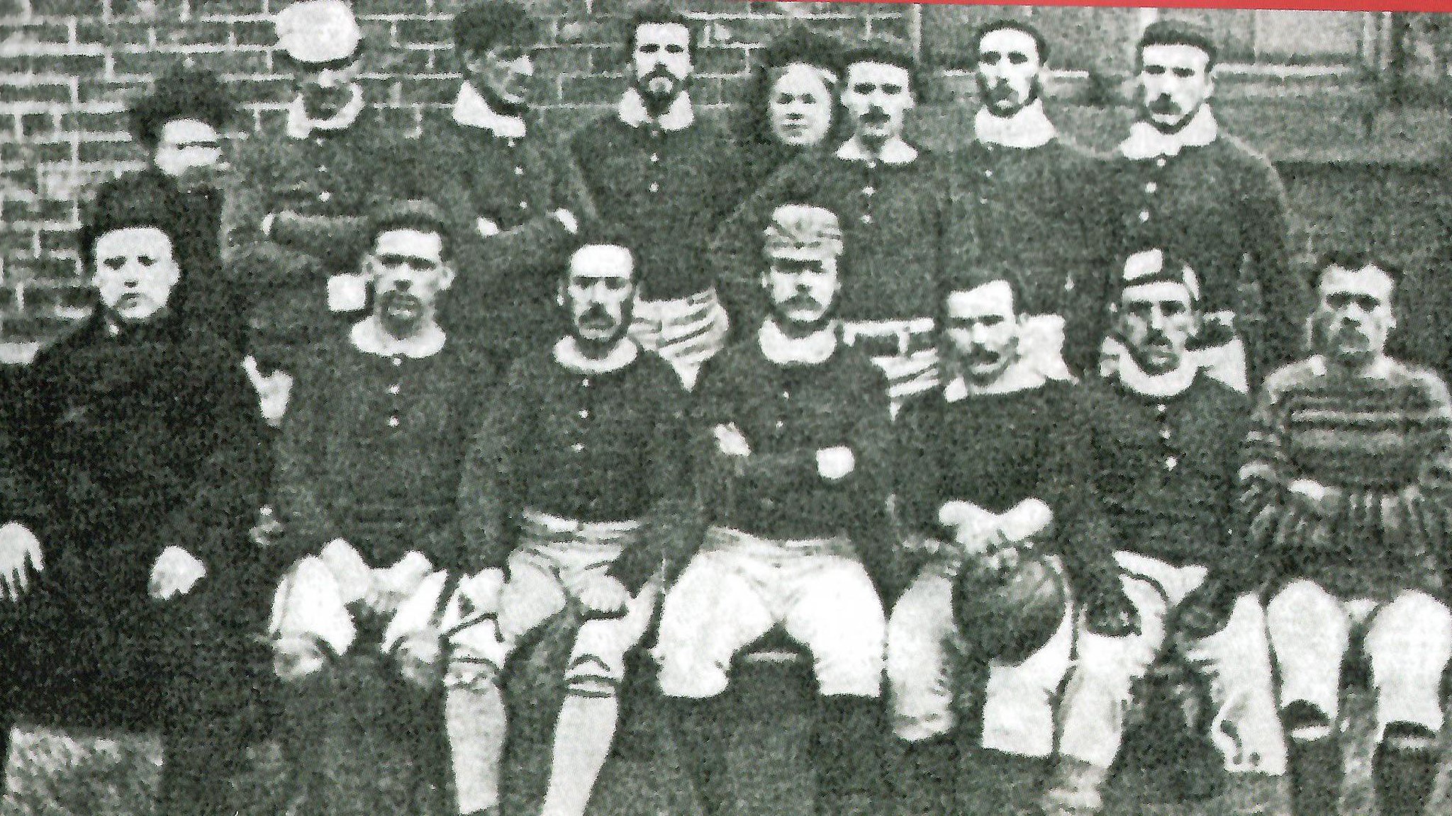 Trnovit fudbalski put: Lopta je bila od osam šivenih komada kože, punjena perjem i kožom 2 Trnovit fudbalski put: Lopta je bila od osam šivenih komada kože, punjena perjem i kožom 2