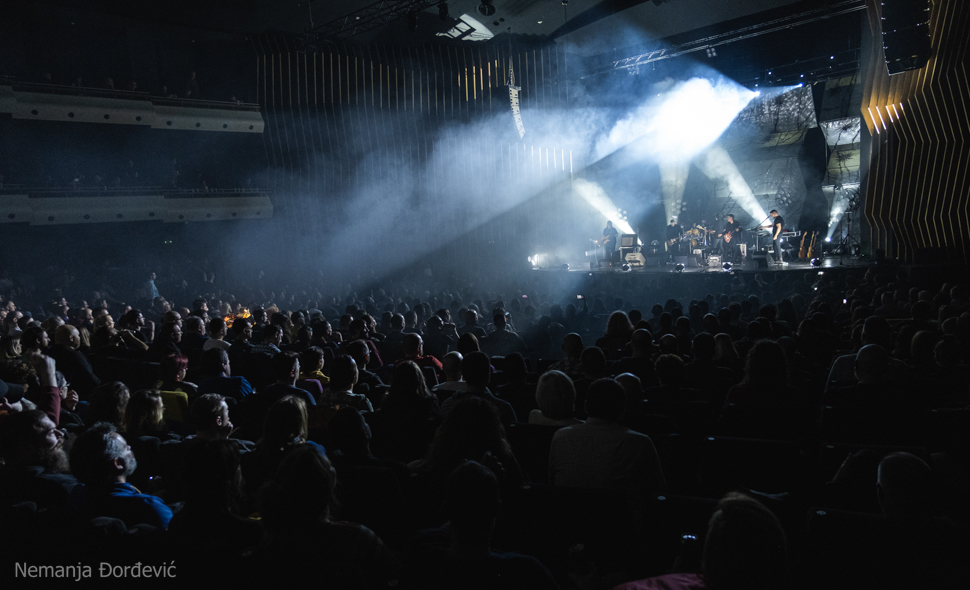 Tri i po sata čiste emocije: Nikola Vranjković održao tradicionalni prednovogodišnji koncert 4 Tri i po sata čiste emocije: Nikola Vranjković održao tradicionalni prednovogodišnji koncert 4