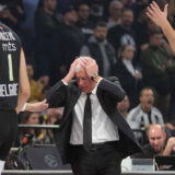 Obradović održao sastanak sa igračima nakon utakmice sa Zvezdom, u Areni ostali do dva sata posle ponoći 2