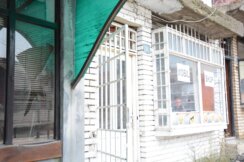 razlupani srpski lokali Kosovo Bošnjačka mahala Petković: Razlupani srpski lokali u Bošnjačkoj mahali pokazuju da je Kurtijeva ideologija fašizam 2