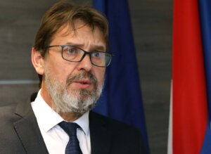 Albanci na jugu Srbije podeljeni između Prištine i Beograda nisu uspeli da se dogovore oko formiranja Nacionalnog saveta: Elektorski izbori za dva meseca 3