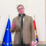 Nemačka štampa: EU samo čvrstom rukom može da „pripitomi“ Vučića 13