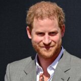 Stižu princ Edvard i princeza Ana, princ Hari izgleda srećan 12