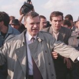Umro Ruslan Hasbulatov, vođa pobune poslanika protiv Jeljcina 1993. 2