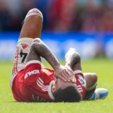 "Pokušavao sam da zaboravim zlostavljanje navijača i majčinu depresiju": Bivši fudbaler Mančester junajteda o odavanju alkoholu 6