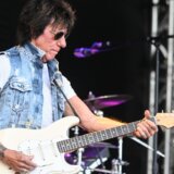 Preminuo legendarni gitarista Džef Bek 1