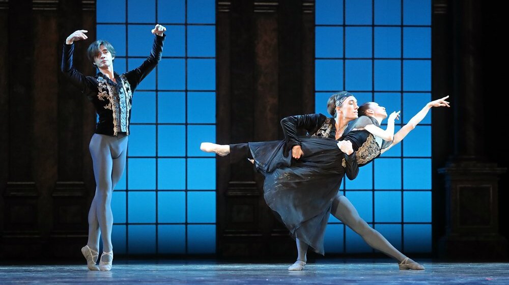 Ruska Duma predložila da se glumcima "stranim agentima" zabrani da glume u filmovima koje finansira država 1