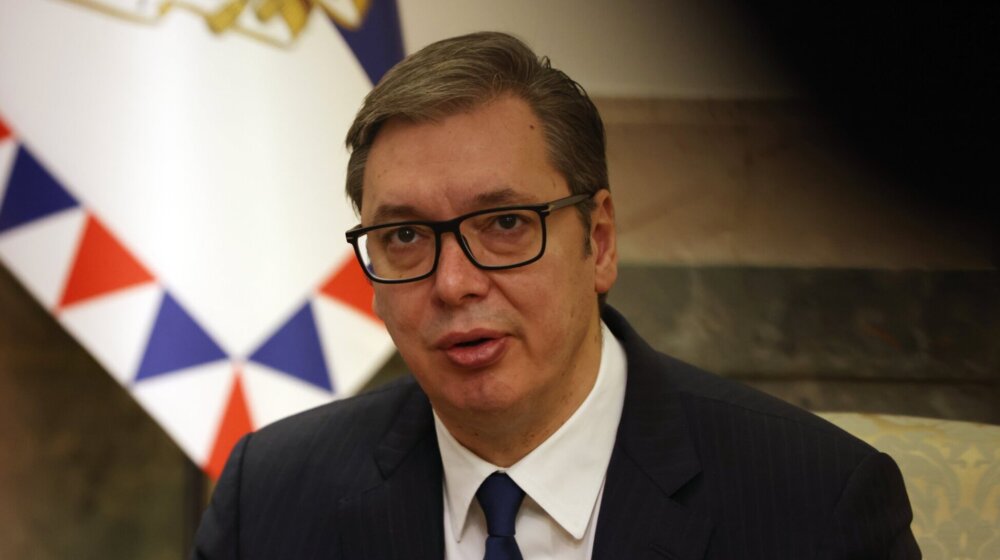 "Za časni ugled Srba u regionu i svetu...": Vučiću uručena "Svetosavska povelja" srpske zajednice u Makedoniji 1