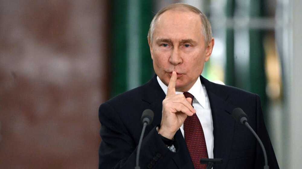 Koliko je vremena potrebno za demontiranje kulta Putina u Srbiji? 15