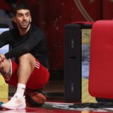 "Da bude stroža kazna prema strani koja je počinila prekršaj, a ne prema igraču": Zastupnici Fakunda Kampaca tvrde da je Zvezdin košarkaš kolateralna šteta 7