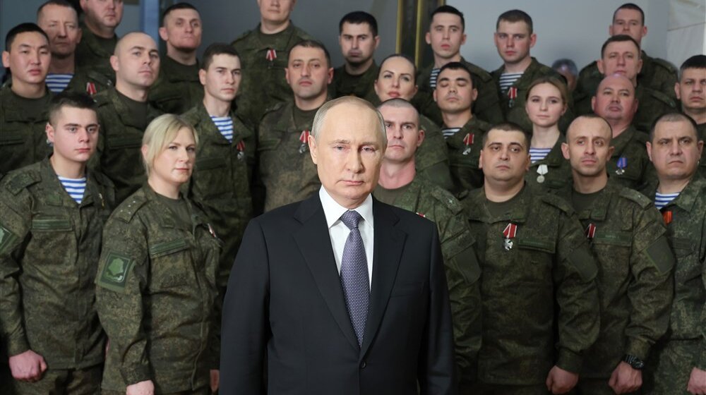 "Talentovana plavuša Nataša": Da li je Putin koristio glumce u obraćanju za Novu godinu? 1