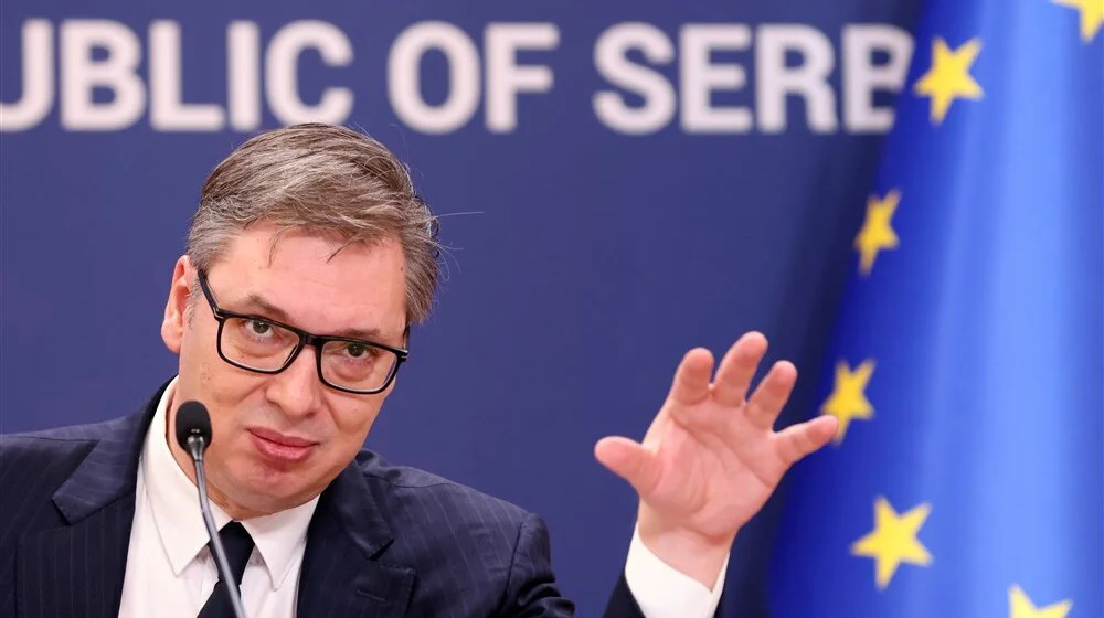 "Koliko košta jedno odelo predsednika": Vučiću povećana plata, ali i dalje manja nego direktoru Pošte 1