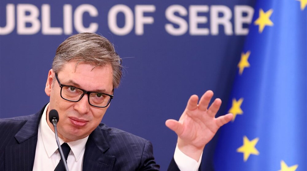 Hrvatski Jutarnji list o još jednom “hitu” srpskog predsednika: “Vučić sasvim ozbiljno govori da će Srbija do 2027. imati leteći taksi” 1