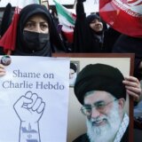 Šarli Ebdo i u novom broju objavio karikature o ajatolahu Hamneiju 8