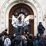 U Francuskoj sve stalo zbog protesta 10