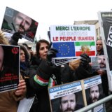 Više hiljada ljudi u Briselu protestuje zbog osude humanitarca u Iranu 11