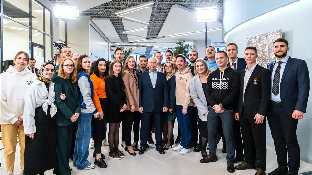 Putin pozirao u cipelama sa višom potpeticom (FOTO) 1