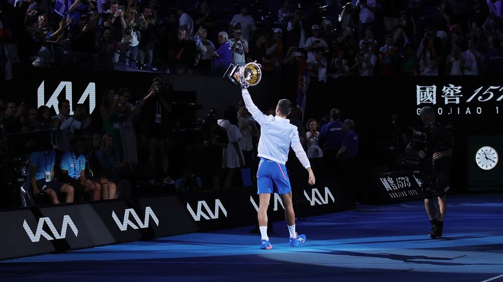 "Vrati se na svoju planetu": Fokina uputio šaljivu čestitku Đokoviću 1