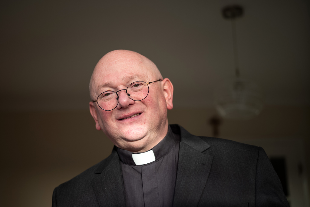 Velika Britanija, religija i brak: Časna sestra i monah koji su se zaljubili i venčali 5 Robert Opala