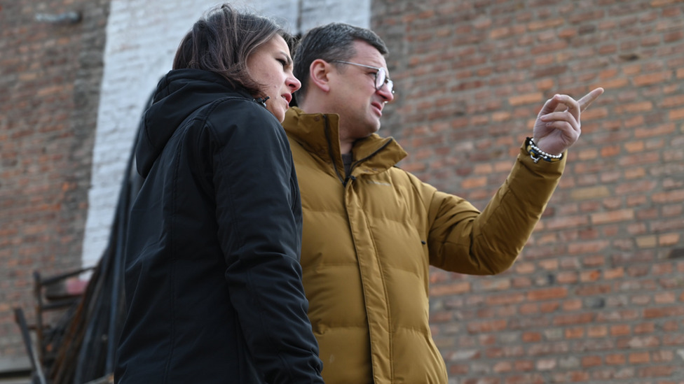 Rusija i Ukrajina: Moskva i Vagner daju oprečne informacije o borbama za rudarski grad u Donbasu, promenjen komandant ruskih snaga u Ukrajini 5 Kuleba i Burbok