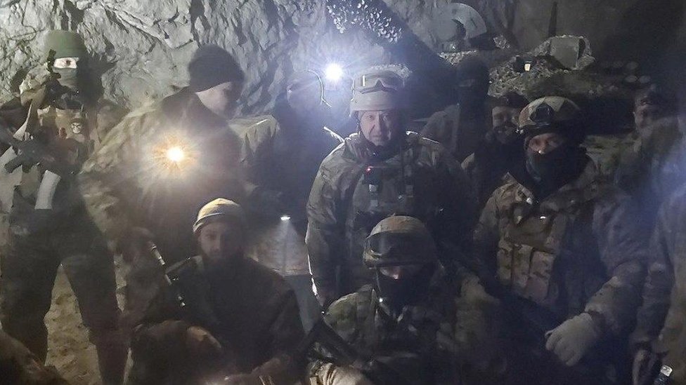 Rusija i Ukrajina: Bitka za Soledar još uvek traje, 91 artiljerijski napad ruske vojske u jednom danu, tvrde iz Kijeva 3 Photo claiming to show Yevgeny Prigozhin inside a Soledar salt mine