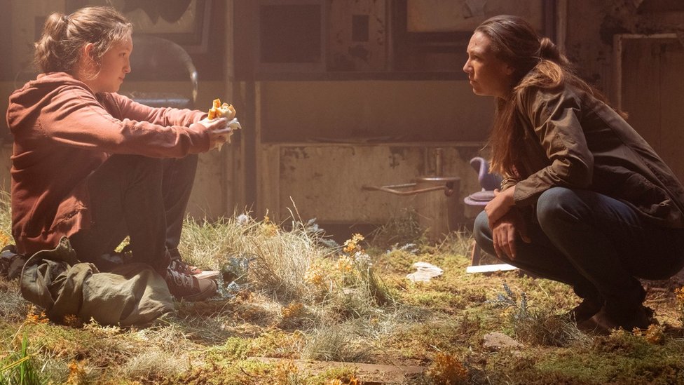 The Last of Us: Serija koja 'razbija kletvu' adaptacija video igara 3 Bella Ramsey as Ellie Williams & Anna Torv as Theresa 'Tess' Servopoulos