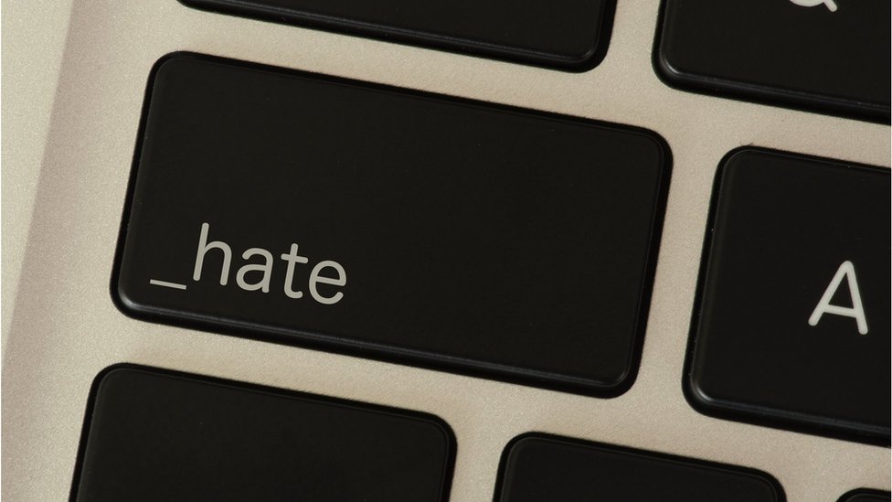 Endrju Tejt: Zašto je mizoginija toliko popularna na internetu 4 A "hate button" on a computer keyboard