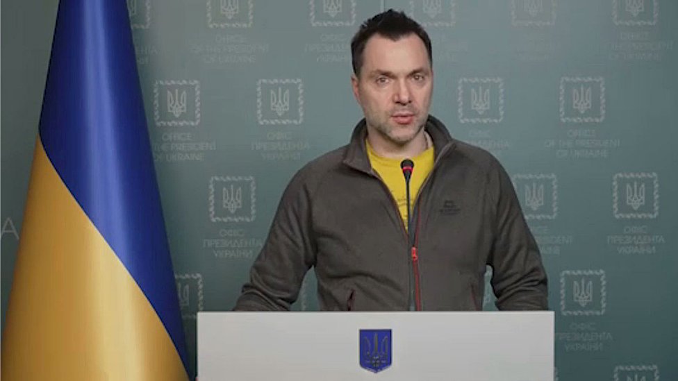 Oleksiy Arestovych at a press conference in Kyiv