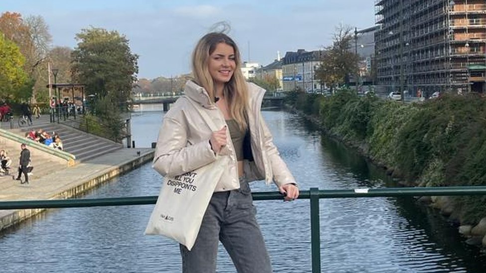 Endrju Tejt: Rumunske devojke objašnjavaju kako im se obraćao preko društvenih mreža 3 Daria