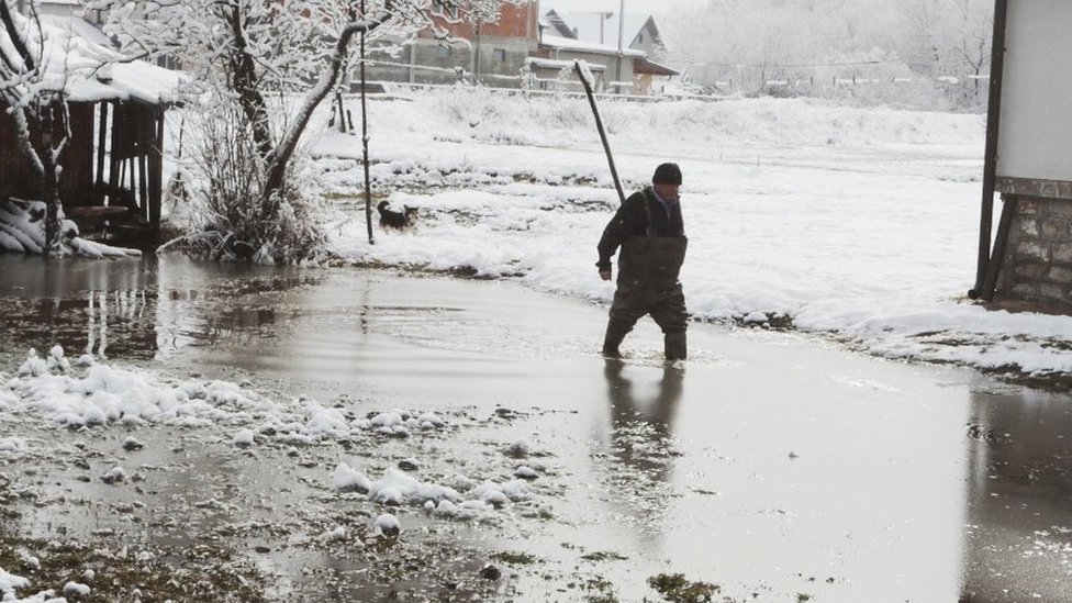 Poplave u Srbiji 2023: Pronađeno telo i drugog stradalog muškarca, nivoi reka opadaju 1 poplava Sjenica