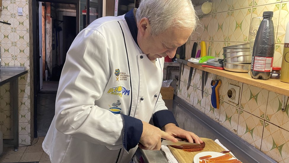 Srbija i hrana: Pirotska peglana kobasica - delikates nejasne istorije i neizvesne budućnosti 5 peglana kobasica