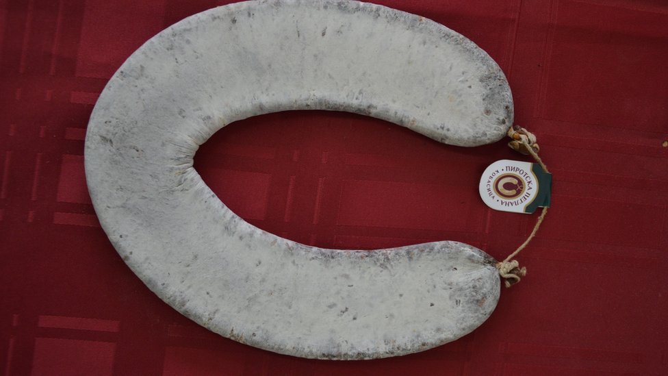 Srbija i hrana: Pirotska peglana kobasica - delikates nejasne istorije i neizvesne budućnosti 7 peglana kobasica