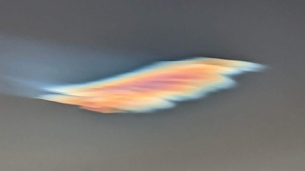 Velika Britanija i vreme: Retki sedefasti oblaci iznad Škotske 2 Iridescent colours in cloud