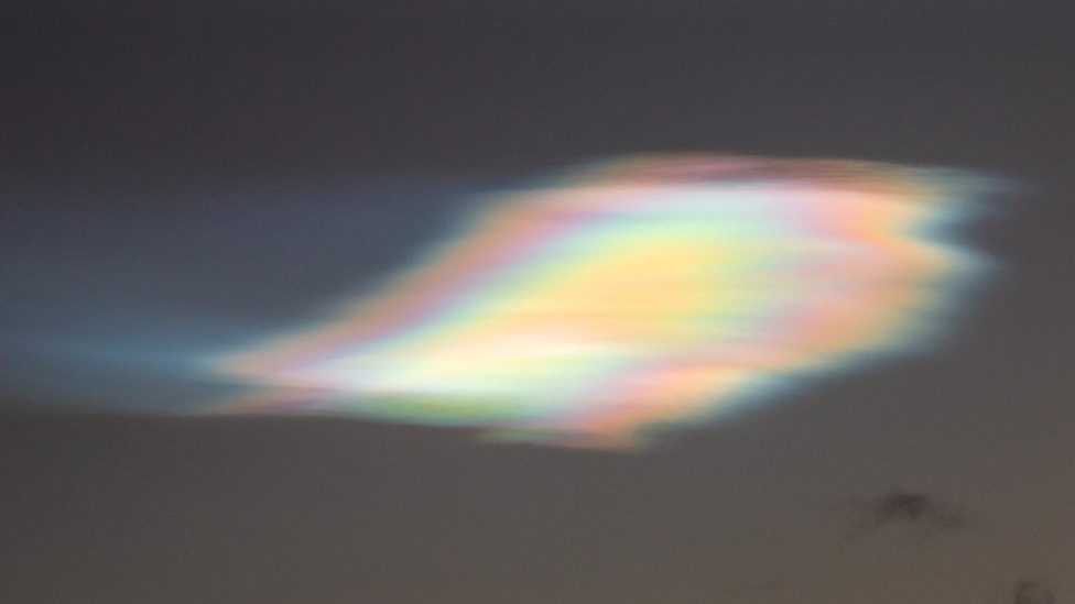 Velika Britanija i vreme: Retki sedefasti oblaci iznad Škotske 6 Iridescent colours in cloud