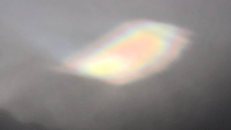 Velika Britanija i vreme: Retki sedefasti oblaci iznad Škotske 4 Iridescent colours in cloud