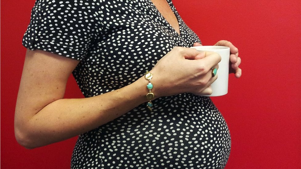 Vantelesna oplodnja u Srbiji: Ko i kako može da se prijavi na sajtu eUprava 1 trudnica