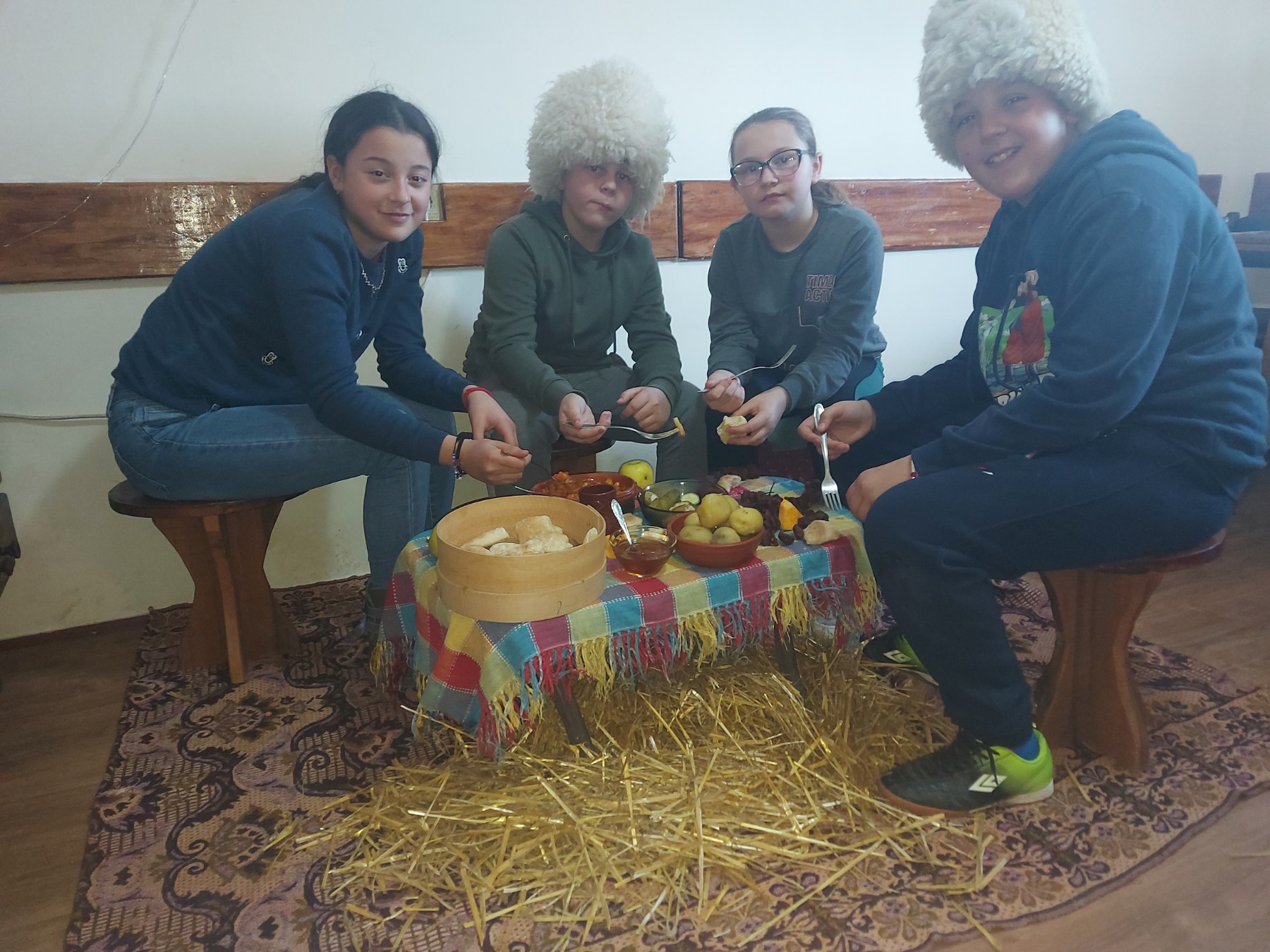 Majdanpečani organizovano išli po badnjak 2 Majdanpečani organizovano išli po badnjak 5