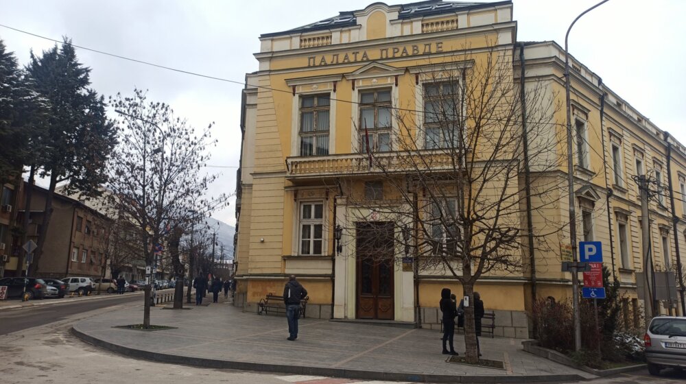 Suđenje okrivljenima u slučaju vranjskog OK Radija odloženo: Advokat okrivljenog nije se pojavio 1