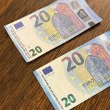 Kako da razlikujete lažnu od prave novčanice evra? 3