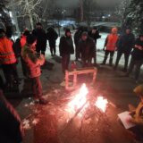 "Ostaćemo ovde osam sati. Tražimo novi kolektivni ugovor": Protest radnika Ziđina u Boru 3